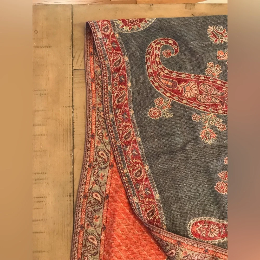 Charming Charlie Indian Inspired Table Runner‎ - 70